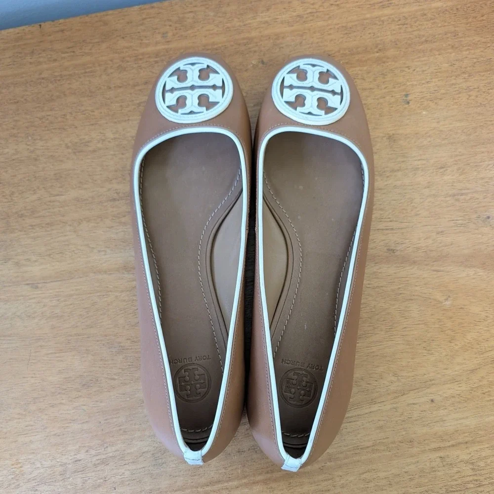 Tory Burch Tan Leather Ballet Flats Logo Medallion Size 10M